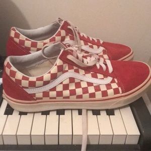 Red checkered vans low old skool